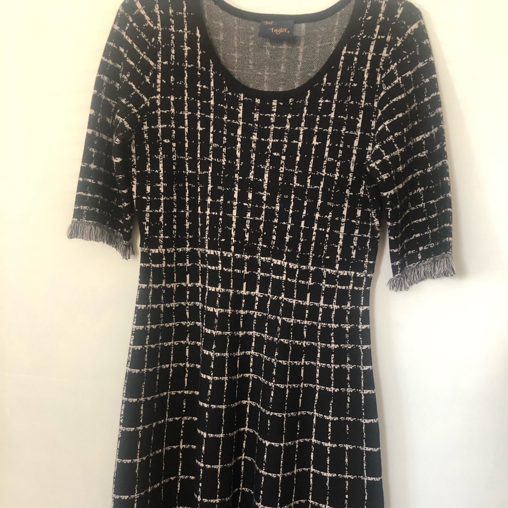 Women’s dress size medium Black and off white Just....Taylor